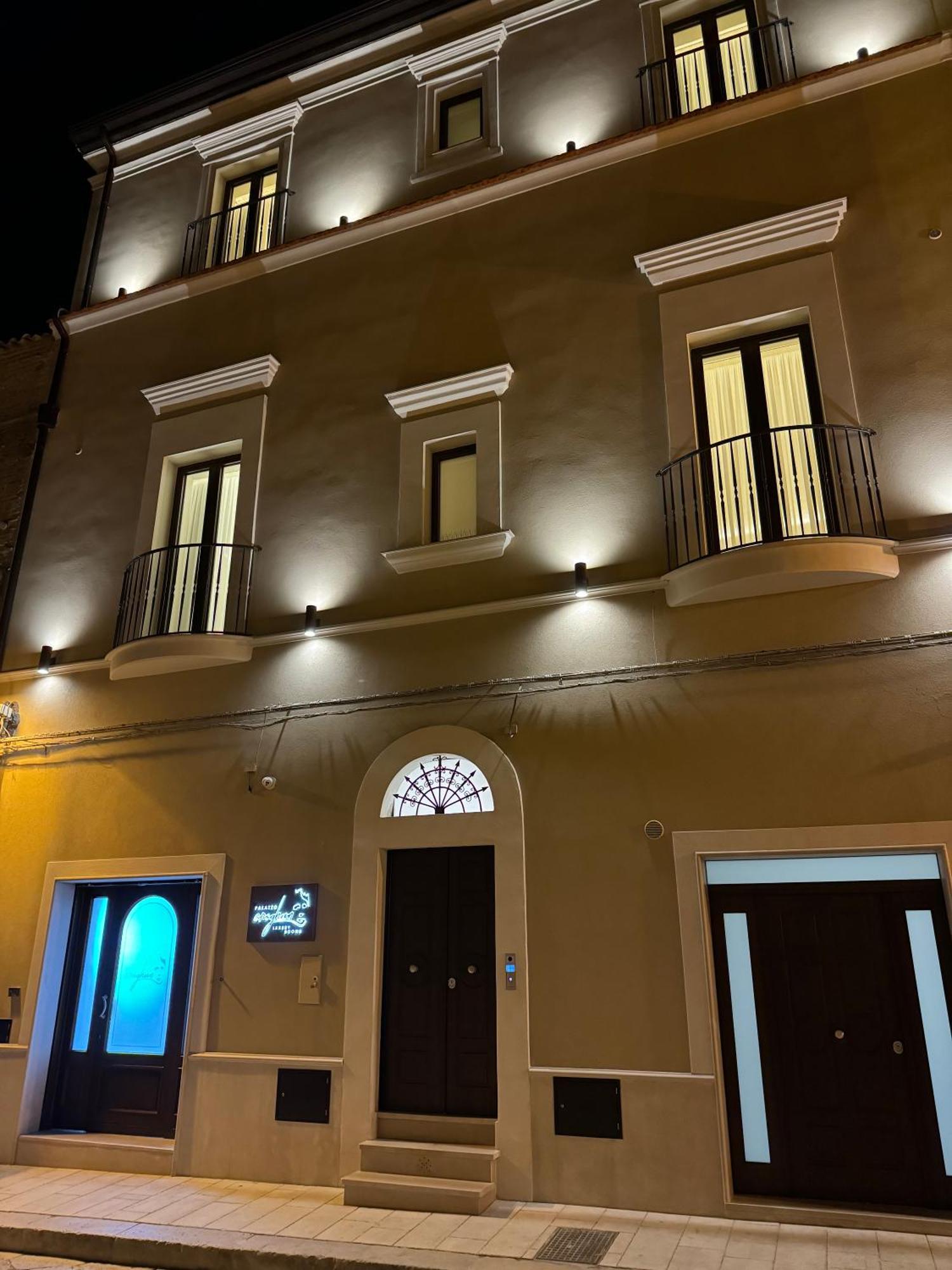 B&B Palazzo Croghan Torremaggiore Экстерьер фото