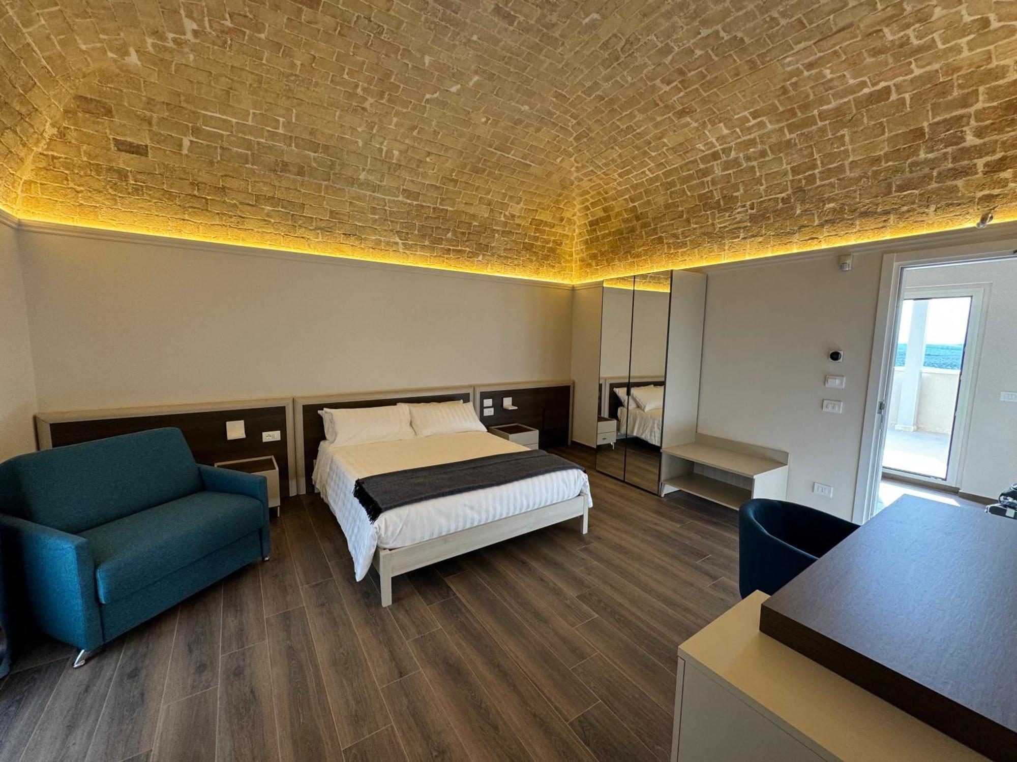 B&B Palazzo Croghan Torremaggiore Экстерьер фото