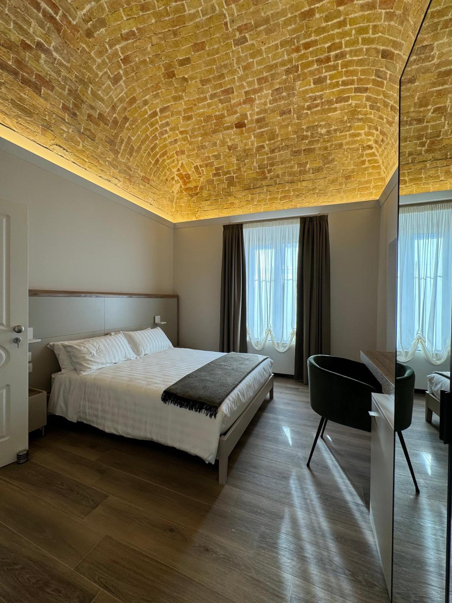B&B Palazzo Croghan Torremaggiore Экстерьер фото