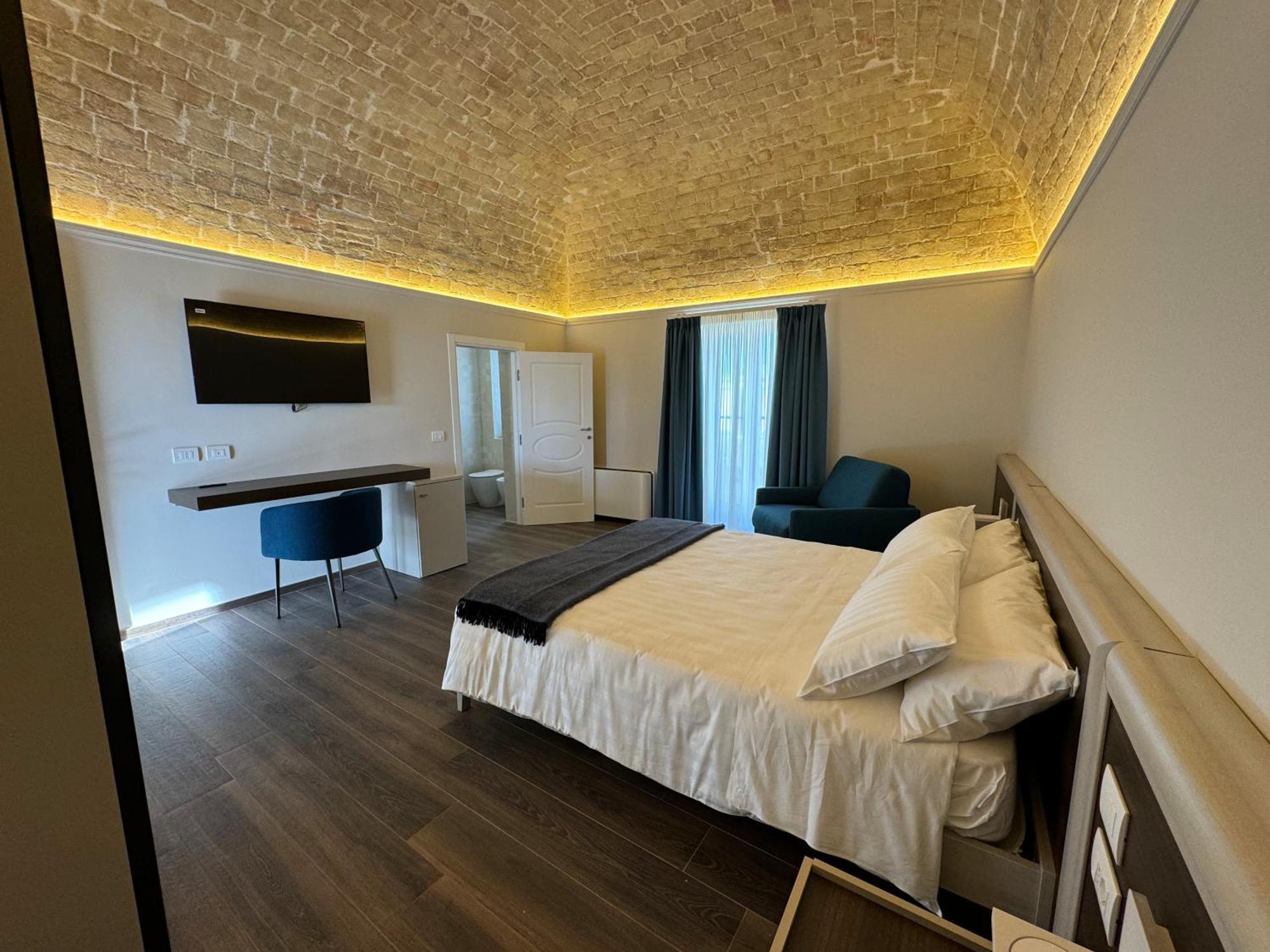 B&B Palazzo Croghan Torremaggiore Экстерьер фото